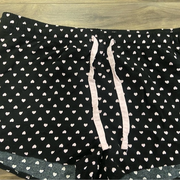 Micro Black Shorts with Heart Pattern and Pink Drawstring - Picture 2 of 4